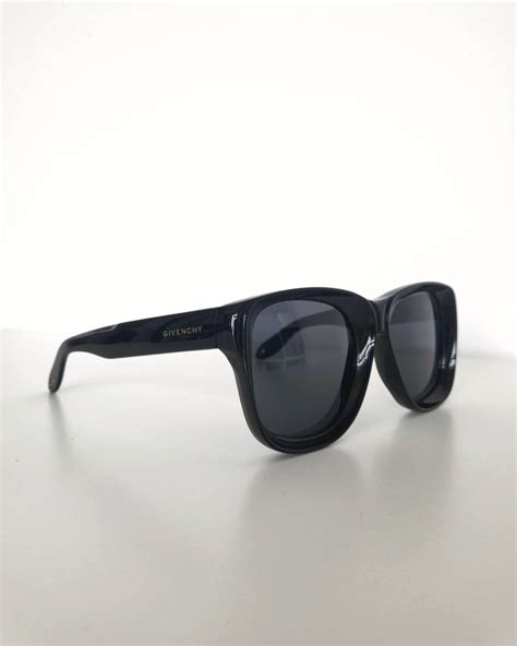 Givenchy Gv 7074/S sunglasses 